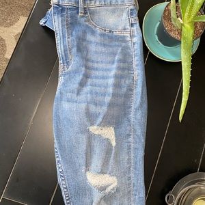 H&M size 6 ripped skinny jeans